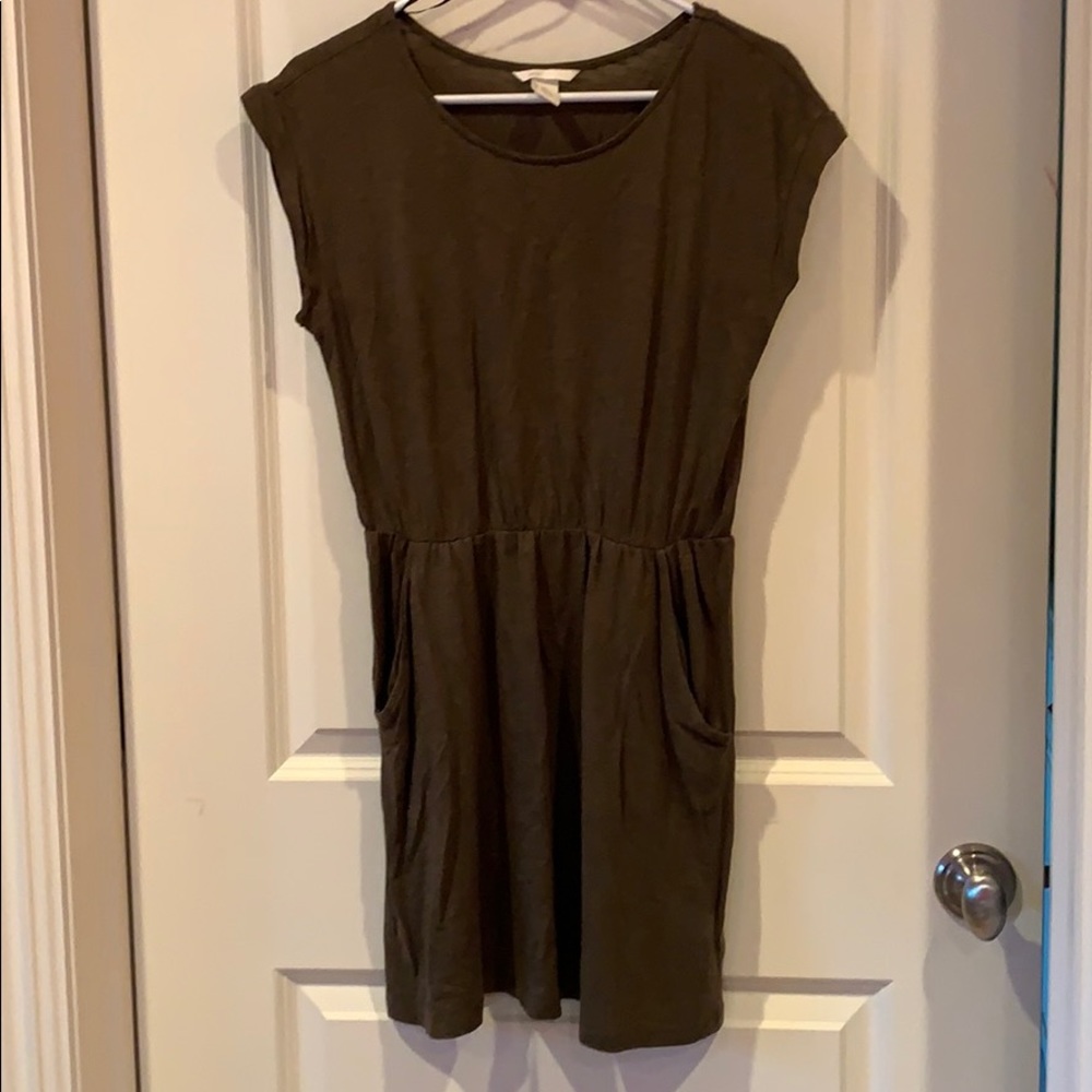 Green Basic Dress with Pockets